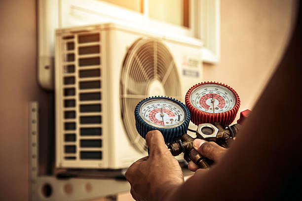 Professional Hvac Installation technician working in Wildwood, FL